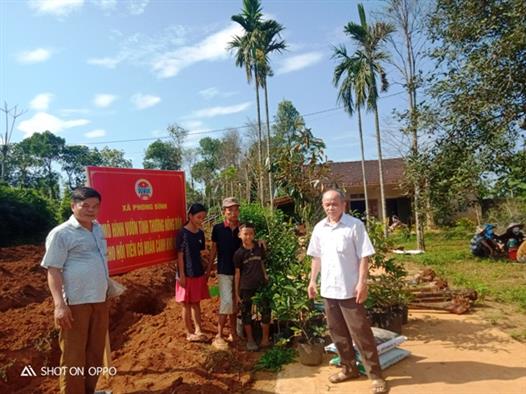 Xây dựng mô hình “Vườn tình thương nông dân” cho hội viên gặp khó khăn   