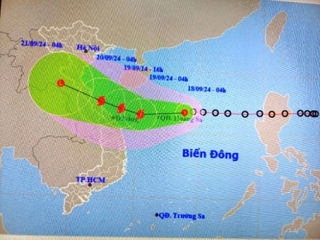 Áp thấp nhiệt đới diễn biến phức tạp, hướng vào Quảng Bình đến Đà Nẵng