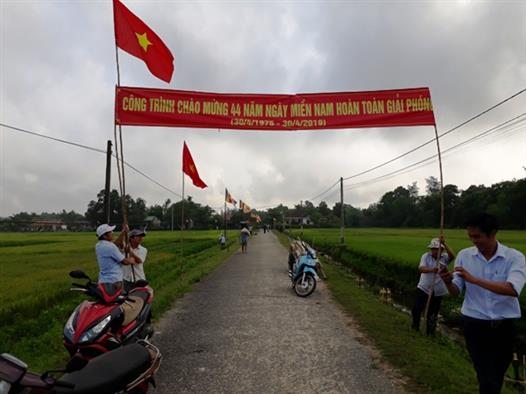 Hội Nông dân xã Hải Dương phát động trồng cây trên tuyến đường kiểu mẫu của xã