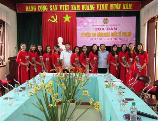 Công đoàn cơ quan Hội Nông dân tỉnh tổ chức tọa đàm kỷ niệm Ngày Quốc tế Phụ nữ 8/3