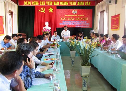    Đẩy mạnh phong trào thi đua yêu nước chào mừng kỷ niệm những ngày lễ lớn và Đại hội Đảng các cấp