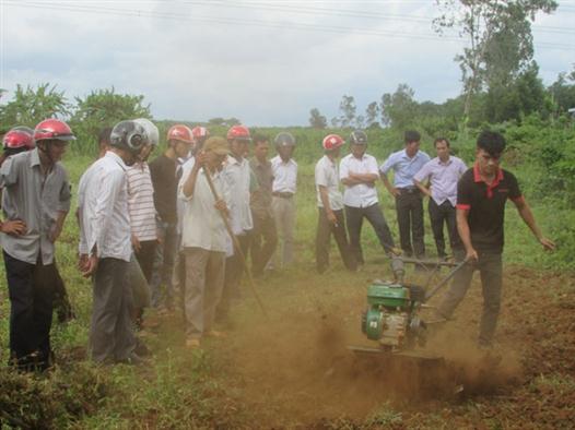 Hội nghị khách hàng về máy nông nghiệp tại xã Gio An